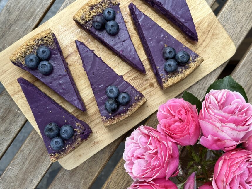 Elvira Cafe Praga Предлагаем вам погрузиться в мир удивительных вкусов одного из самых красивых европейских городов: Кафе Elvira в Праге