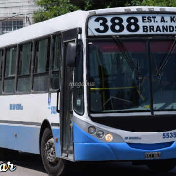 Сегодня с полуночи автобусные маршруты 388 и 406 останавливаются из-за невыплаты суточных Сегодня с полуночи автобусные маршруты 388 и 406 останавливаются из-за невыплаты суточных
