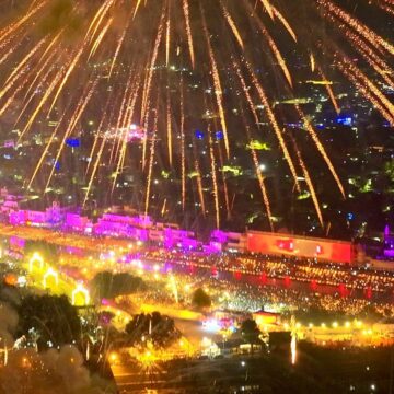 Индия побила мировой рекорд по количеству масляных ламп на Дивали — несмотря на опасения по поводу загрязнения воздуха