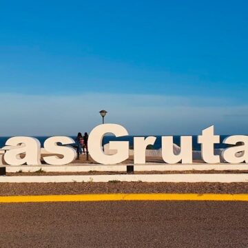 В Лас-Грутас состоялось открытие летнего сезона с шоу, паэльей и спортивными состязаниями