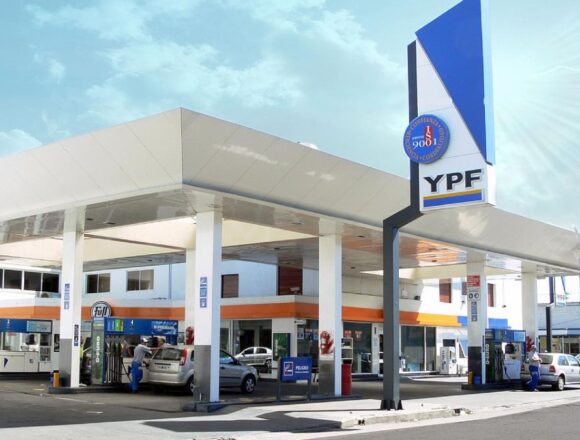 ПОСЛЕ ПОВЫШЕНИЯ ЦЕН КОМПАНИЕЙ SHELL повысили цены на топливо  YPF и Axion также на 37%