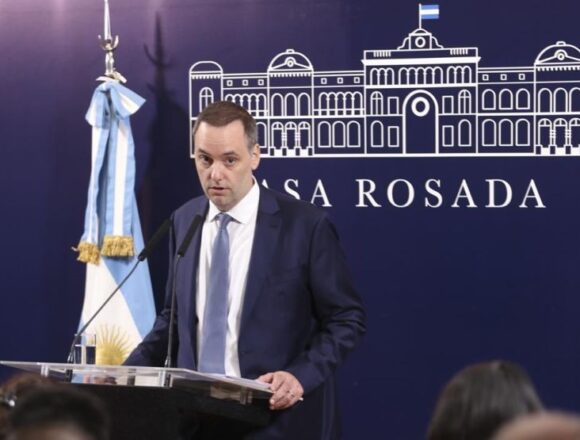 manuel-adorni-vocero-presidencia Милей делегировал управление публичными компаниями Секретариату госкомпаний