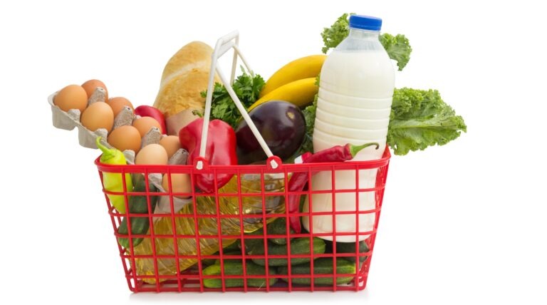 корзина Цены на сельскохозяйственную продукцию между полем и прилавком вырастают в 3,8 раза