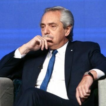 Альберто Фернандесу предъявлены новые обвинения в скандале со страховой компанией ANSES