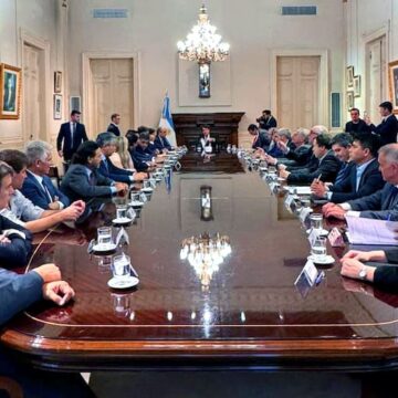 Правительство предложило губернаторам новый краткий закон Основы: соглашение по подоходному налогу не достигнуто