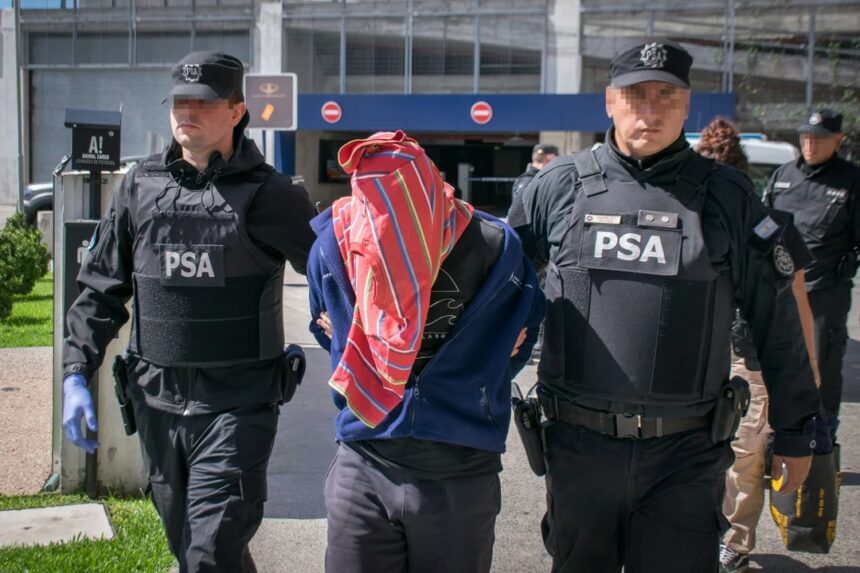 Попытка вывезти 43 килограмма кокаина в трюме самолета направлявшегося в Европу