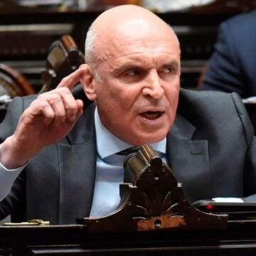 Милей поддержал «налоговый бунт», поднятый Хосе Л. Эспертом против Кисильофа