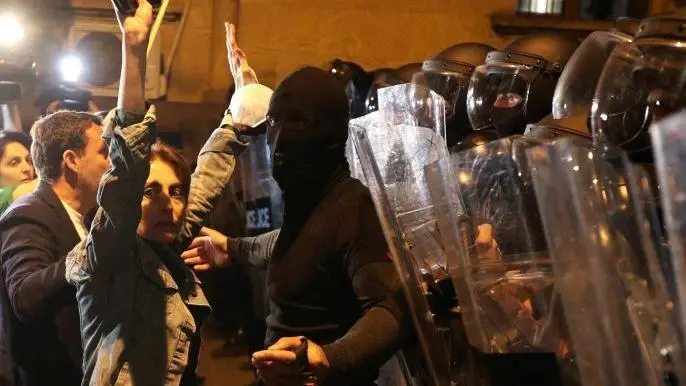 В Тбилиси снова протестовали против закона об «иноагентах» В Тбилиси снова протестовали против закона об «иноагентах»