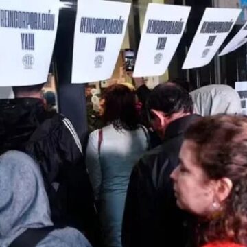 Участники АТЕ захватили министерство труда в разгар протеста против массовых увольнений
