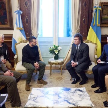 Милей планирует встретиться с Зеленским в июне и анализирует отправку военной помощи Украине Милей планирует встретиться с Зеленским в июне и анализирует отправку военной помощи Украине