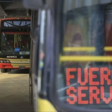 Забастовка автобусов: UTA выбрали дату возможной забастовки в регионе Буэнос-Айреса
