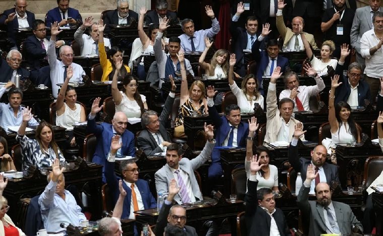 la Ley de Bases foto NA Депутаты одобрили «Закон Основы» в целом: начинаются дебаты по ключевым пунктам