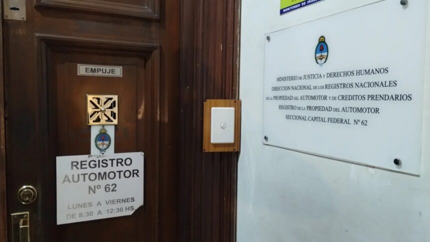 Foto NA -DAMIÁN DOPACIO Правительство «закроет» 40% автотранспортных регистрационных служб