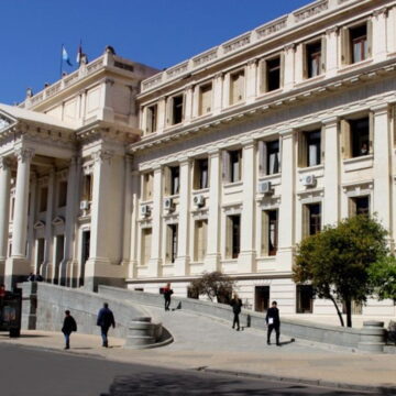 Стало известно, где  подпишут Майский пакт, если Ley Bases будет принят в Сенате