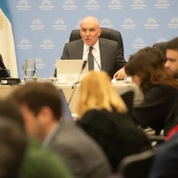 Правительство приняло фискальный пакет и находится на пути к восстановлению подоходного налога и  налога на имущество физических лиц