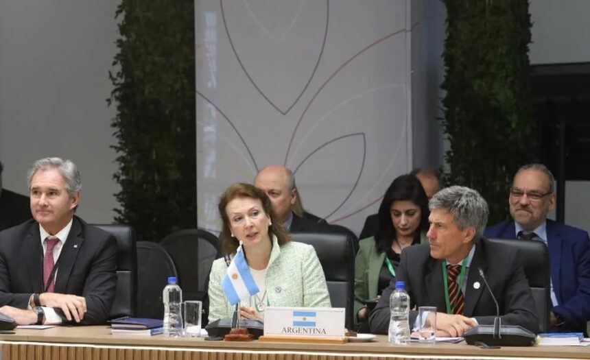 Диана Мондино считает МЕРКОСУР «стагнирующим» объединением и призывает к «адреналиновому шоку»