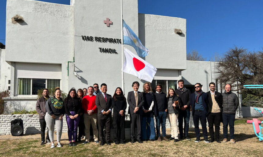 Посольство Японии в Аргентине: Официально передало ультразвуковой сканера службе пневмотизиологии Центра респираторных заболеваний Тандиль