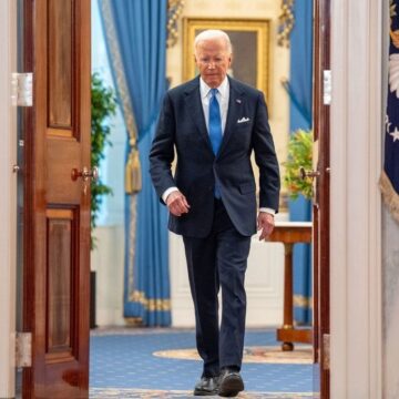 Байден снимает свою кандидатуру и выходит из президентской гонки США