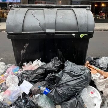 La ciudad en basura foto Gastón Taylor После вымогательства синдиката, Макри объявил, что контракт на вывоз мусора не будет выставлен на тендер