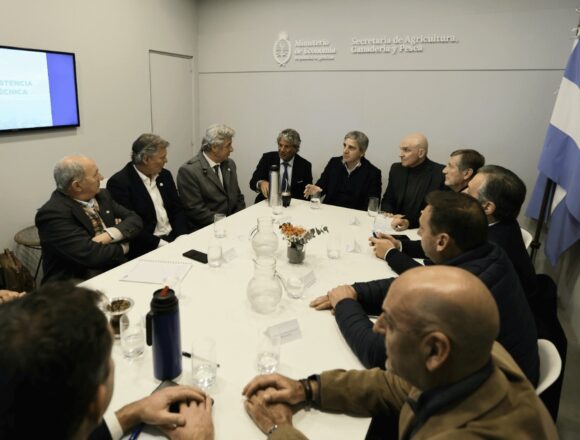 Луис Капуто вынес на Mesa de Enlace условия снижения отчислений с полей