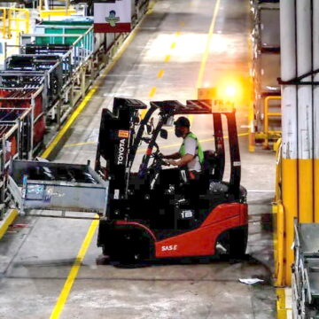 Промышленное производство продолжает свое падение, по данным UIA