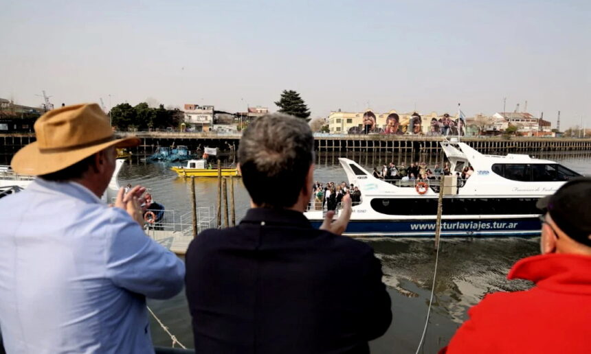 После проведения очистительных работ Река Риачуэло вновь стала судоходной