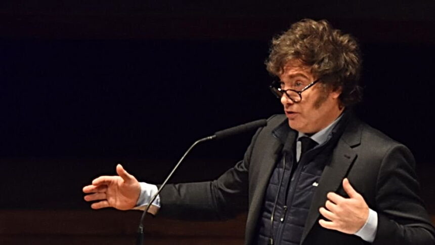 Милей ответил Кристине Киршнер: «Вы мало что понимаете в экономике»