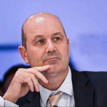 Правительство запрещает наследование должностей на государственной службе