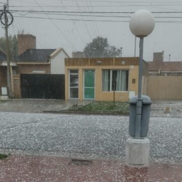 Сильный град в Капилья-дель-Монте: в 10 провинциях объявлено предупреждение