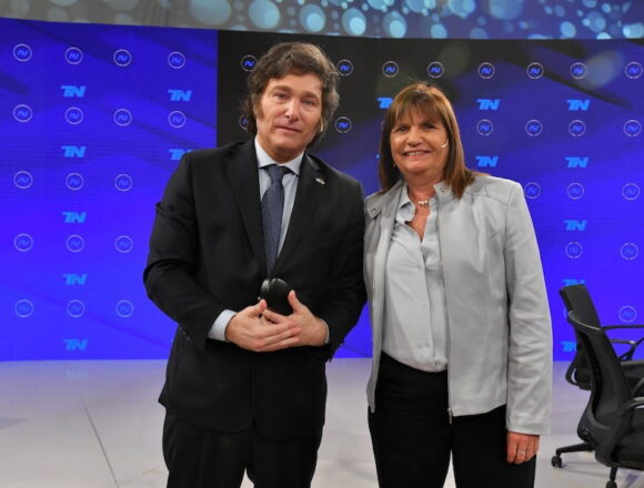 Javier Milei y Patricia Bullrich foto: EFE/Stringer Правительство признало, что у него нет достаточного количества голосов в Парламенте, чтобы отменить PASO (первичные выборы)