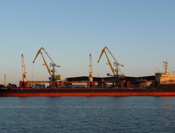 Аргентина закончит год с положительным сальдо торгового баланса в размере около 25 млрд. USD