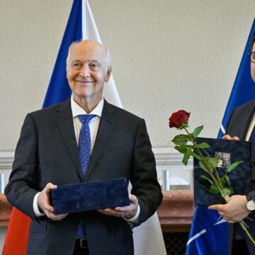 Глава МИД Ян Липавский вручил премию Gratias agit за распространение доброго имени Чехии за рубежом