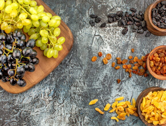 Изюм сухофрукт, насыщенный антиоксидантами, помогает предотвратить повреждение клеток