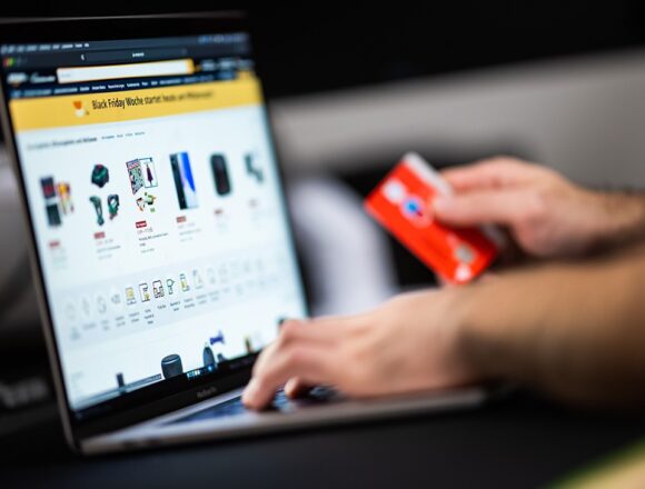 Киберпонедельник 2024: банки и виртуальные кошельки предлагают скидки до 50% и беспроцентную рассрочку