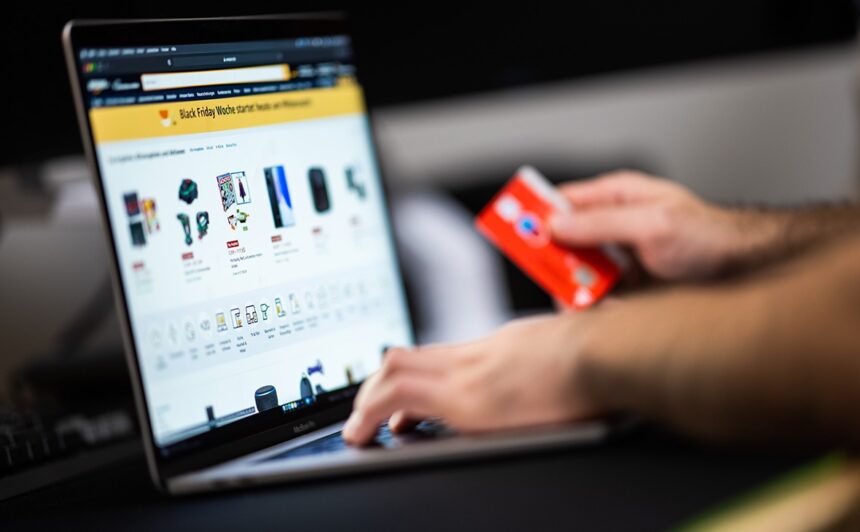 Киберпонедельник 2024: банки и виртуальные кошельки предлагают скидки до 50% и беспроцентную рассрочку