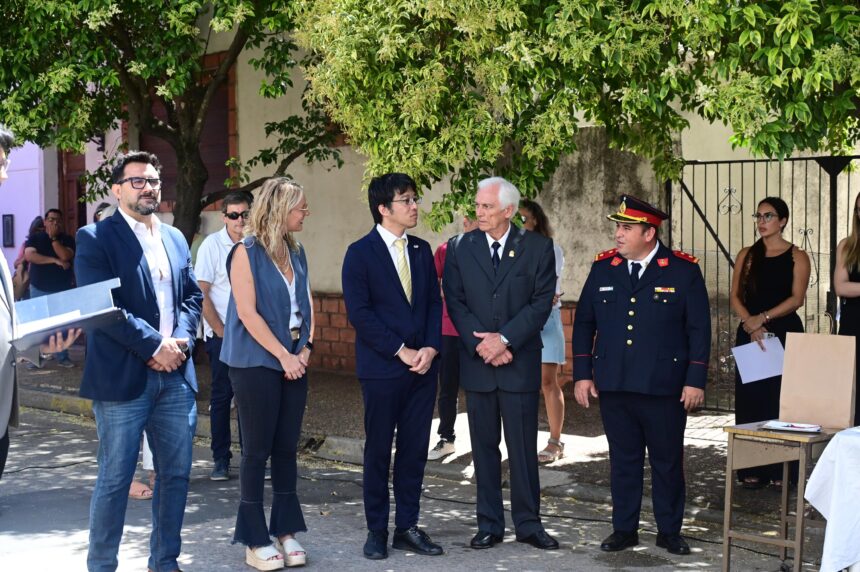 Япония передала пожарную машину обществу пожарных Гуалегуайчу