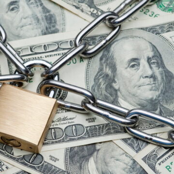 Правительство ослабляет валютные ограничения для граждан и компаний