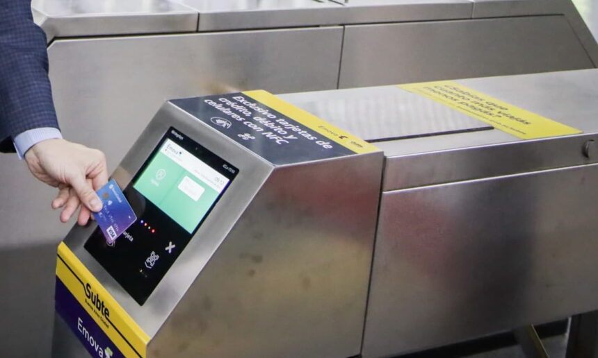 Оплата в метро Буэнос-Айреса картами или мобильными телефонами