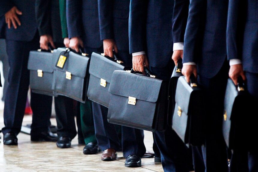 Государственные служащие: Новые правила найма