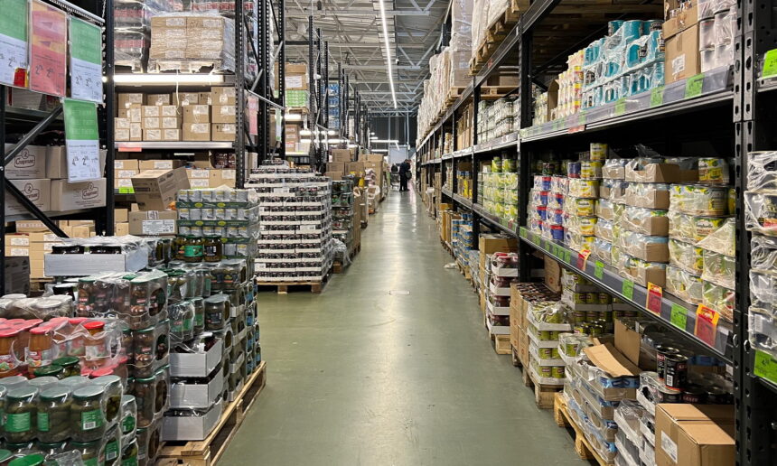 Cencosud приобретает оптовые супермаркеты Makro и Basualdo за 122,5 млн долларов США