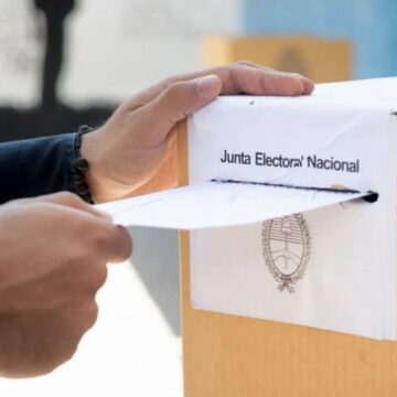 Правительство Буэнос-Айреса объявило дату выборов законодателей после приостановки PASO