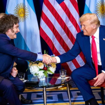 Трамп ввел 10% тарифы на аргентинскую продукцию перед визитом Милея Трамп ввел 10% тарифы на аргентинскую продукцию перед визитом Милея