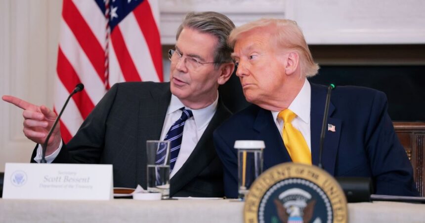 Scott Bessent y Trump Фото Getty Images Министр финансов США посетит Аргентину 14 апреля: поддержка реформ правительства и 20 млрд от МВФ