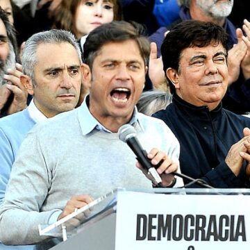 Axel Kicillof en el 2013, frente a la Corte Suprema Кристина Киршнер: кандидат или осужденная? Дилемма перонизма перед выборами