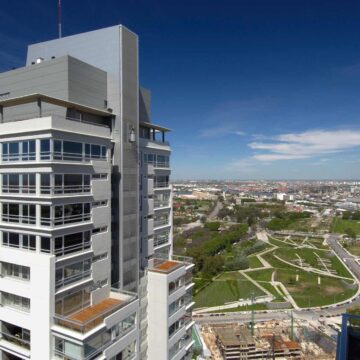 Raghsa владеющая башнями Le Parc, выходит на IPO, размещает акции для расширения