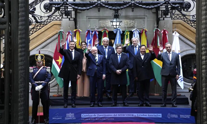 Милей требует гибкости для МЕРКОСУР и угрожает действовать в одиночку