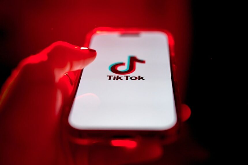TikTok foto Gabby Jones - Bloomberg Трамп угрожает закрытием TikTok в США