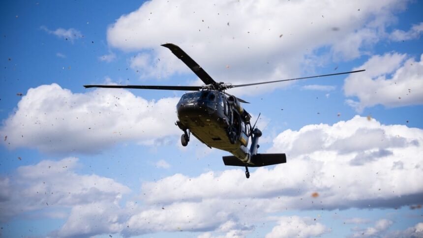 Фото Dárek pro Putina Волонтеры из «Подарка Путину» передали украинской разведке вертолет Black Hawk «Честмир»