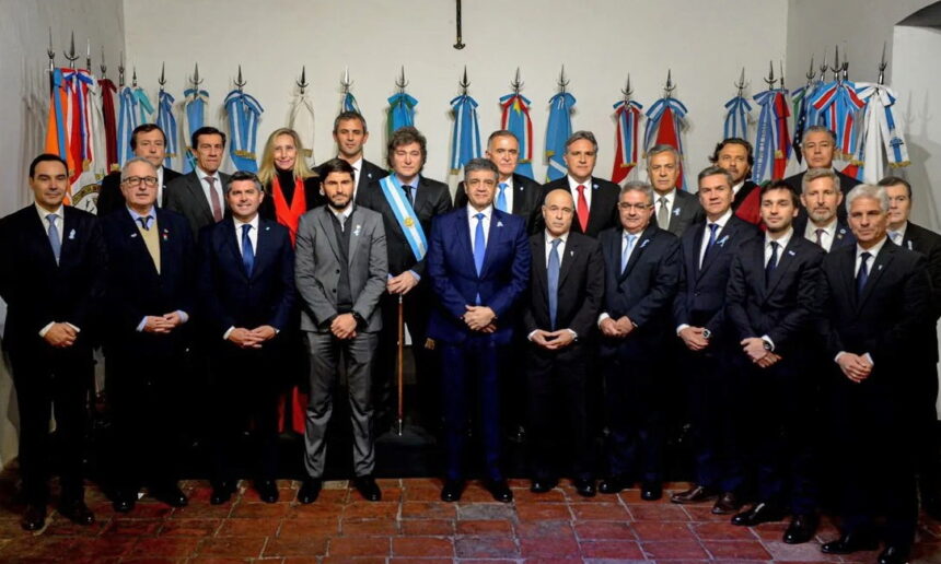 Хавьер Милей созывает 17 губернаторов для переговоров по бюджету 2026 и структурным реформам