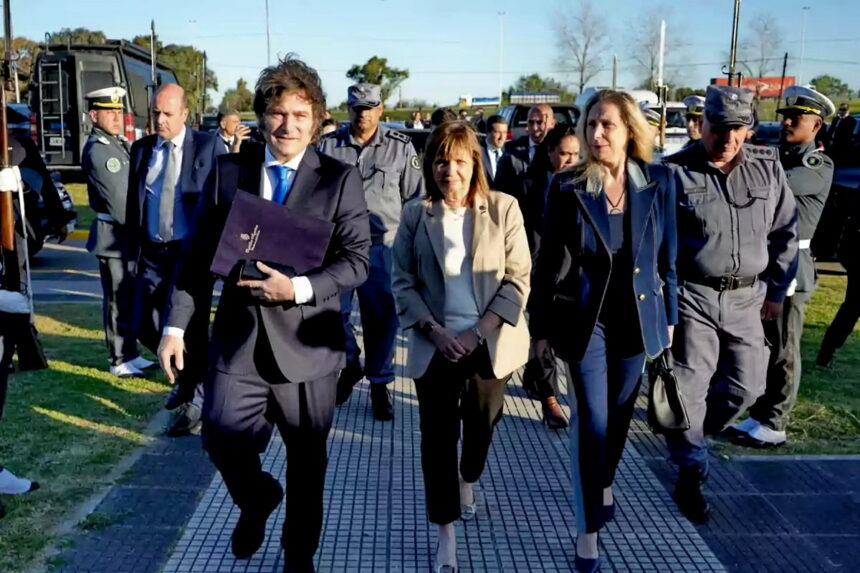 presidente Milei y ministra Bullrich Хавьер Милей продвигает реформу Уголовного кодекса с ужесточением наказаний